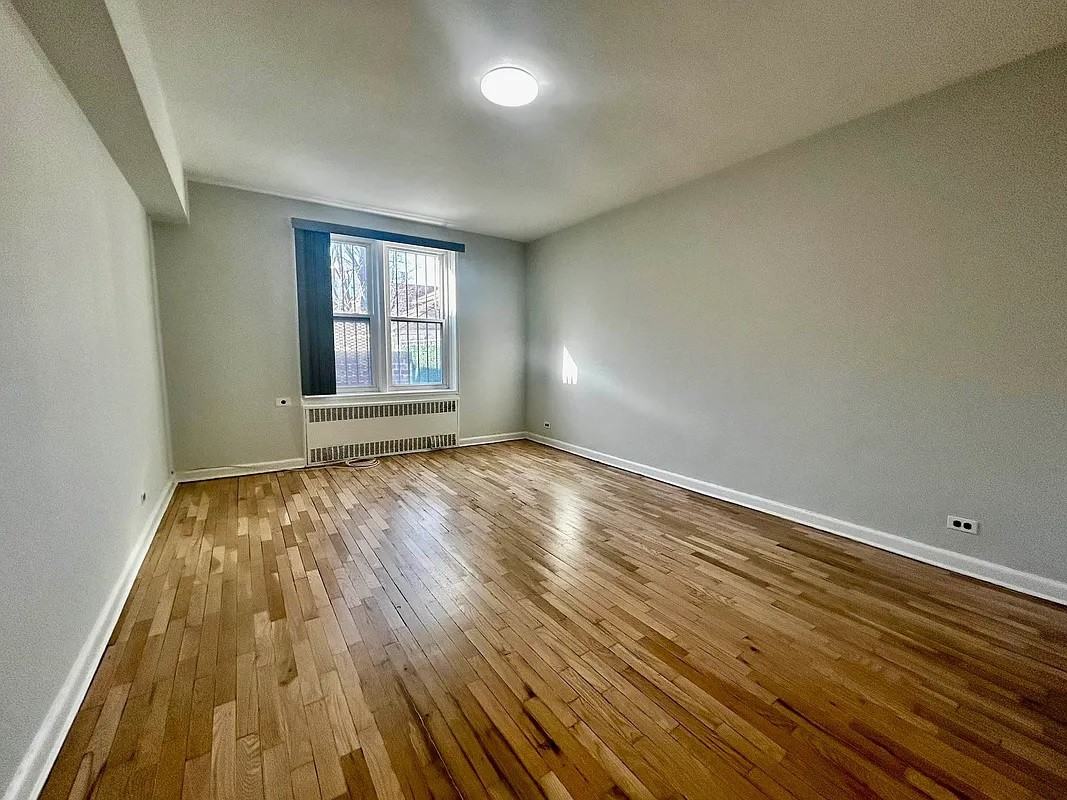 9430 Ridge Blvd #1E - Photo 5 of 11