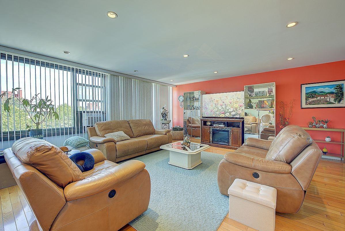 1011 162nd St #7A - Photo 4 of 13