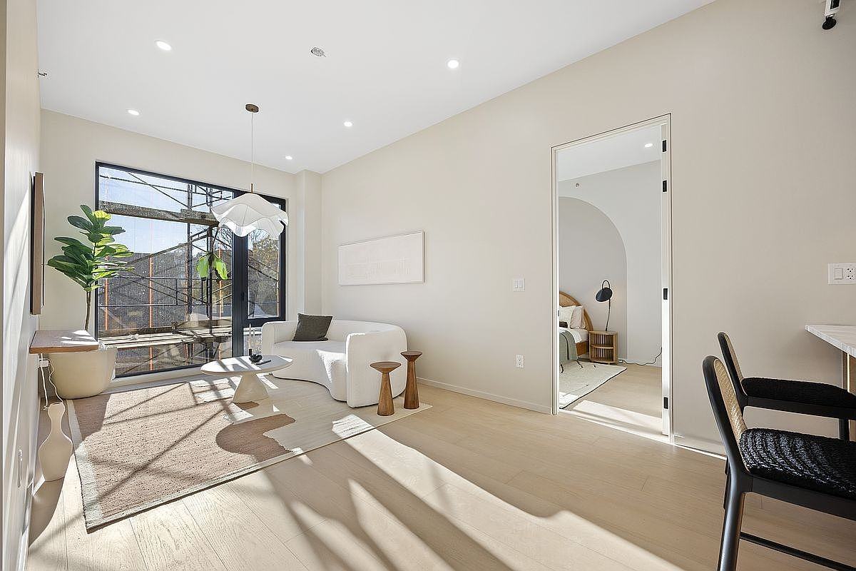 3116 21st St #5F - Photo 6 of 7