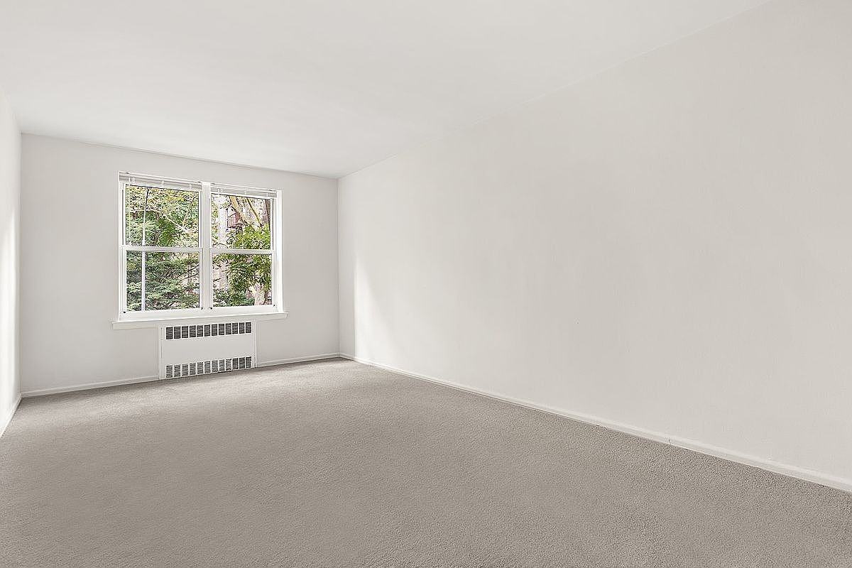 3335 81st St #2B - Photo 2 of 11