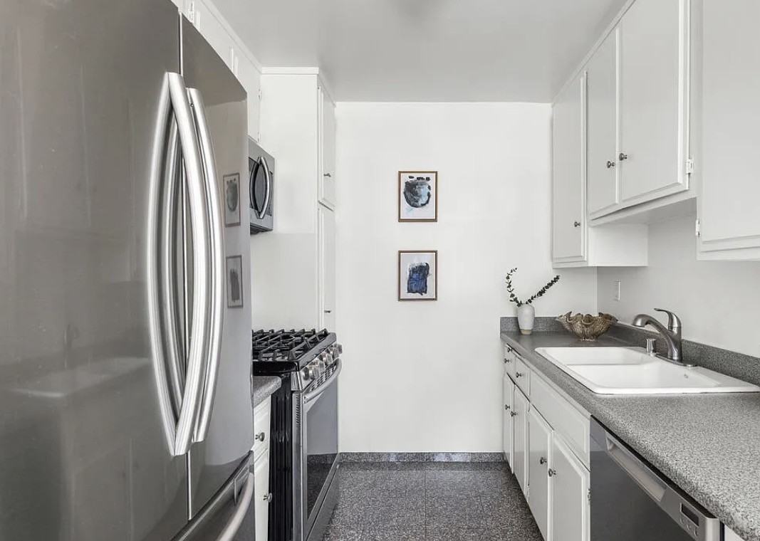 118 Wadsworth Ave #1 - Photo 4 of 8