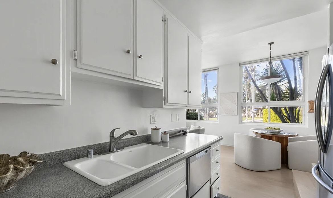 118 Wadsworth Ave #1 - Photo 7 of 8