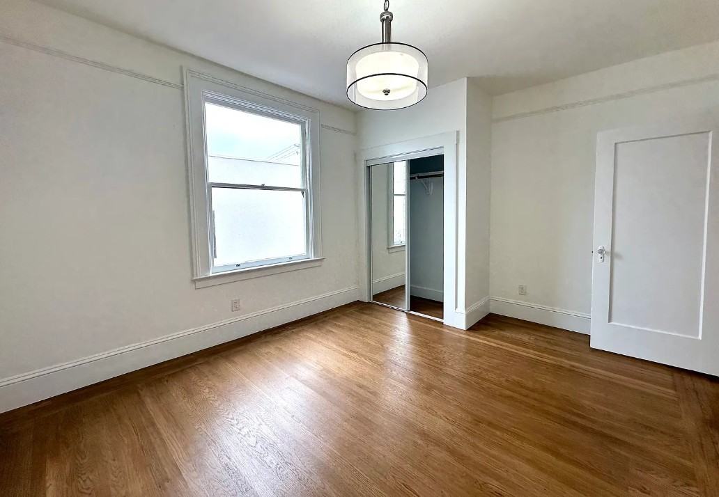 3013 Laguna St - Photo 2 of 9