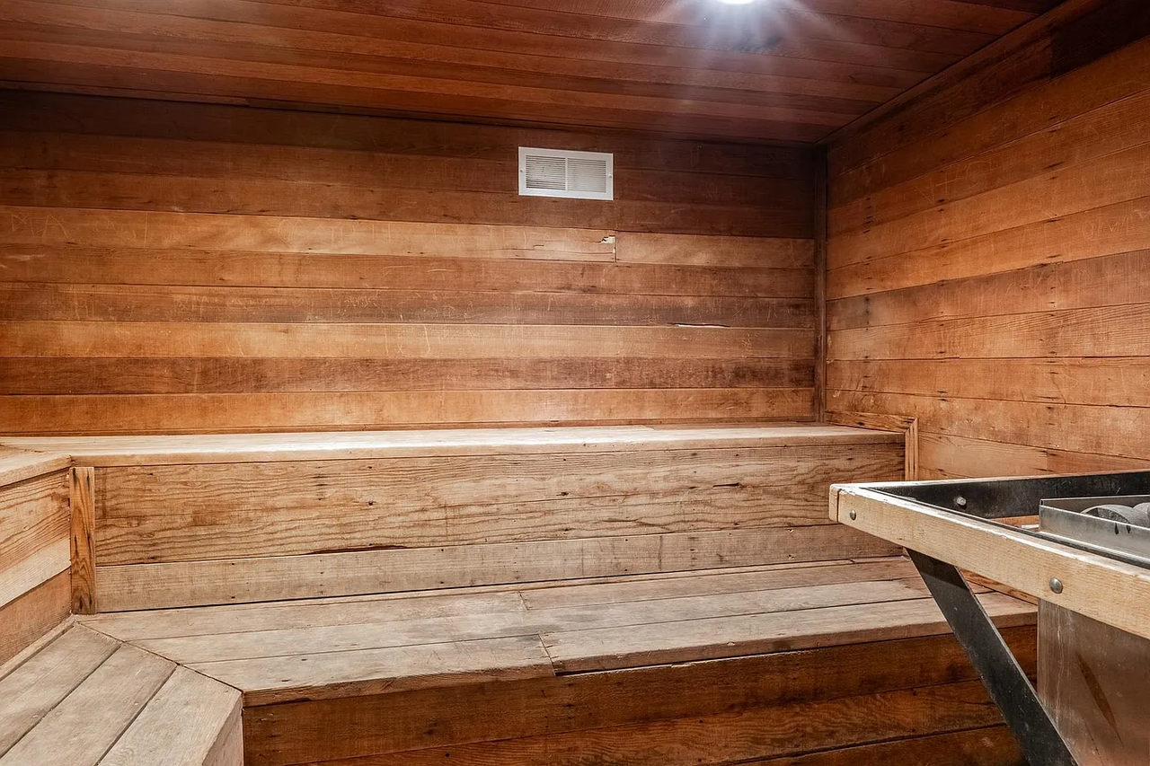 438 Snowcreek Rd - Photo 3 of 30