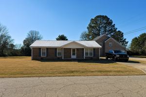 featured image of 24 Sunrise Dr