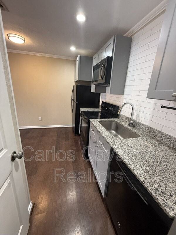 Sylvan Dr #B - Photo 6 of 16