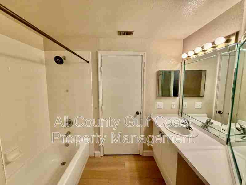 5110 Northridge Rd #104 - Photo 7 of 17