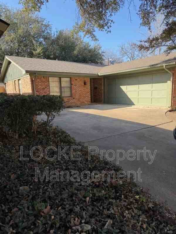 2728 Mccart Ave - Photo 2 of 2