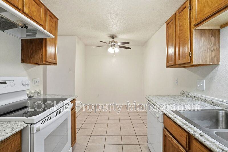 10259 Aurora Dr - Photo 5 of 14