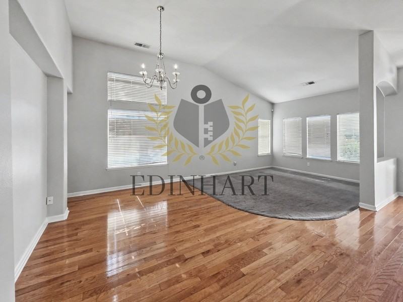 5774 N State St - Photo 5 of 22