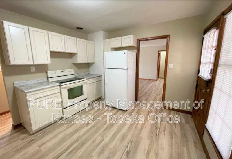 2215 Se Kentucky Ave - Photo 6 of 21