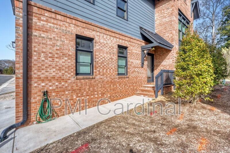 3121 Colyer Pl - Photo 4 of 26