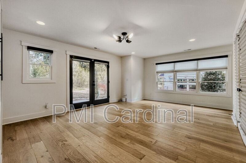 3121 Colyer Pl - Photo 5 of 26