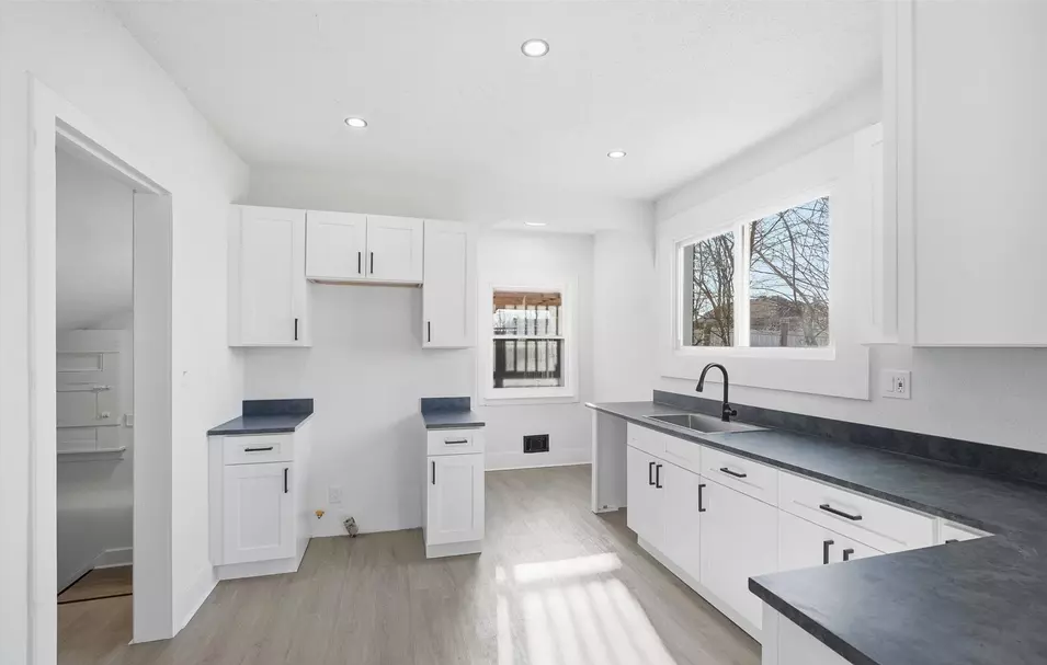 8951 La Salle Blvd #NA - Photo 4 of 9