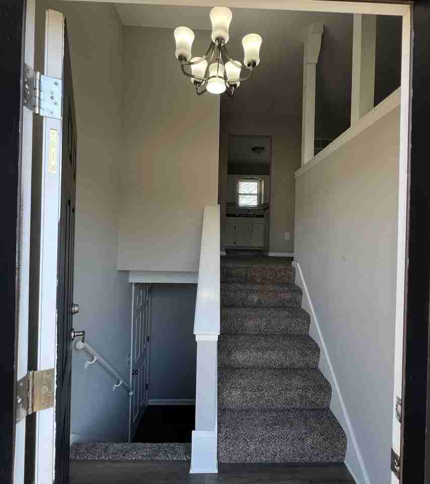 1800 Se Abbey St #NA - Photo 2 of 20