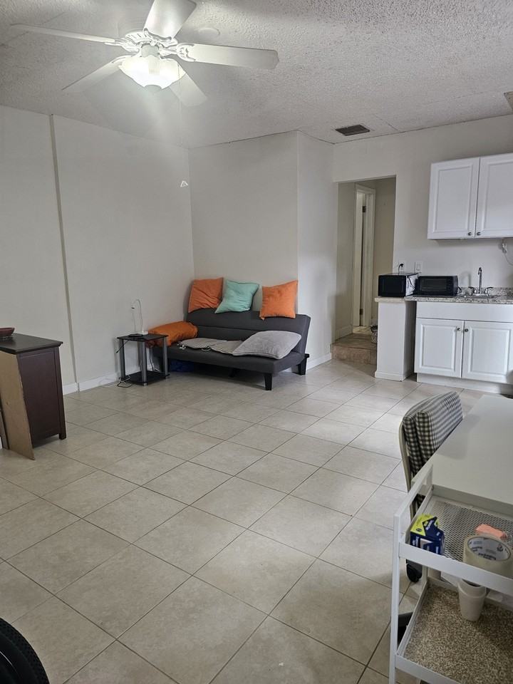 6901 Southwest 95th Avenue - Photo 5 of 9