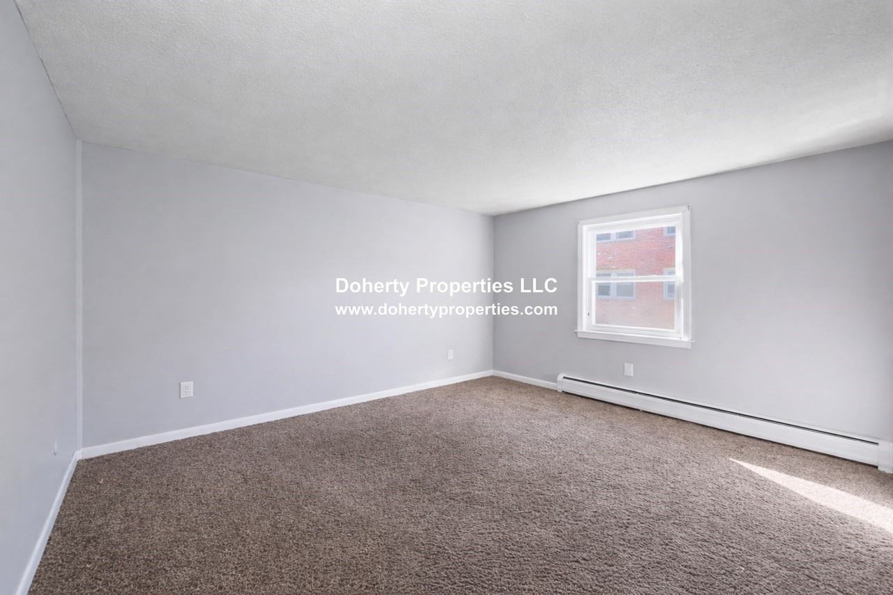 21 Horne St #18 - Photo 2 of 6