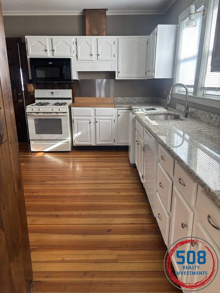 Burncoat St #2 - Photo 3 of 14