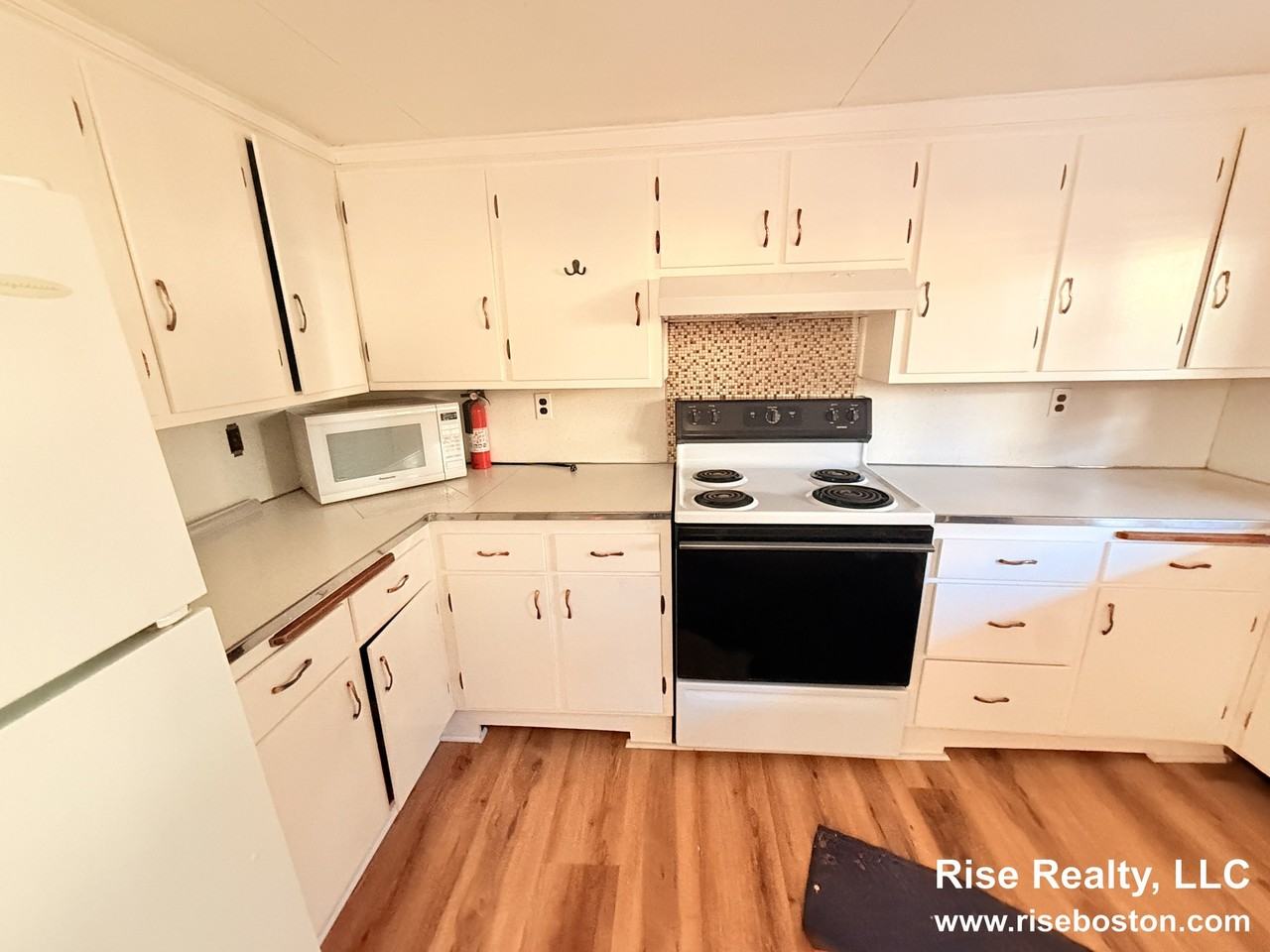 195 Mount Auburn St - Photo 4 of 10