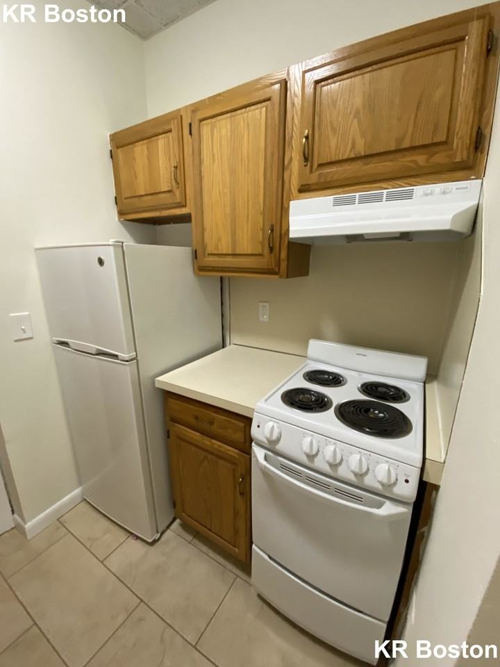 Beacon St #110 - Photo 7 of 17