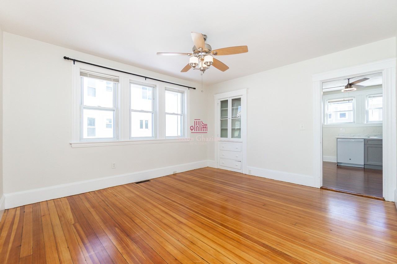 359 Concord St #1 - Photo 5 of 33