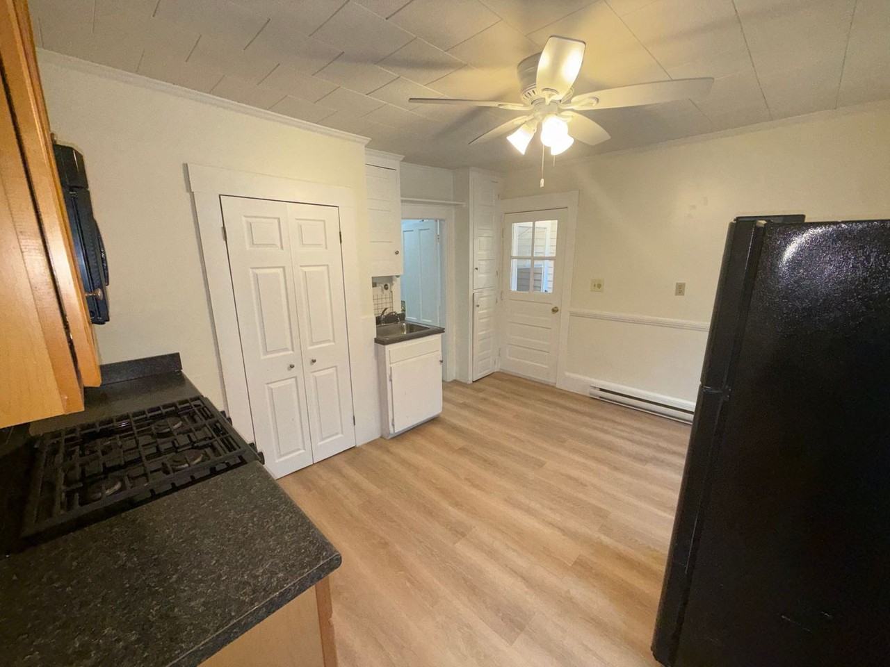 36 2nd St #A - Photo 4 of 11