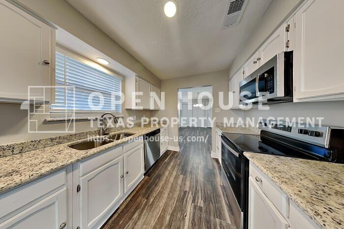 1213 Seabrook Dr - Photo 7 of 23