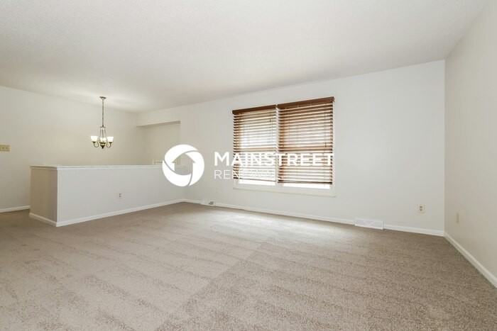 509 Ne Shiloh Cir - Photo 2 of 17