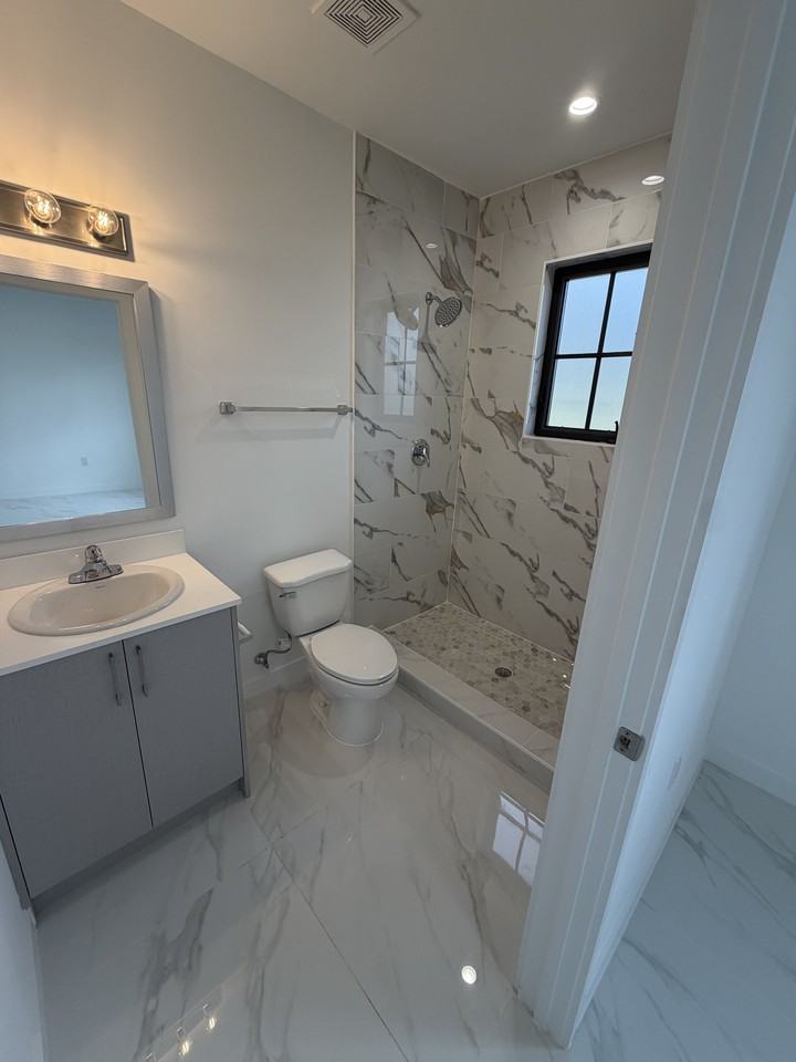 2328 E 4th Ave #221 - Photo 5 of 8