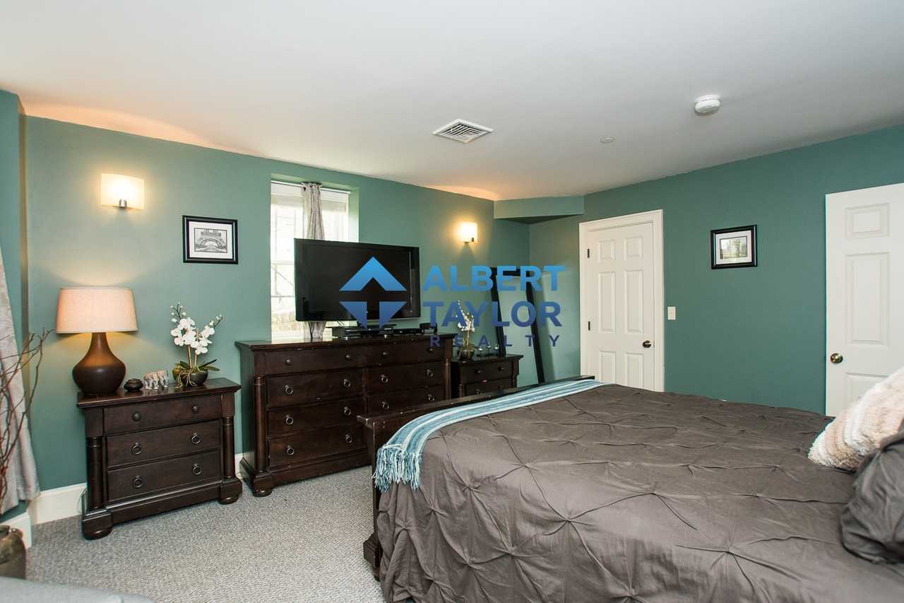 111 Pleasant St #2 - Photo 7 of 19