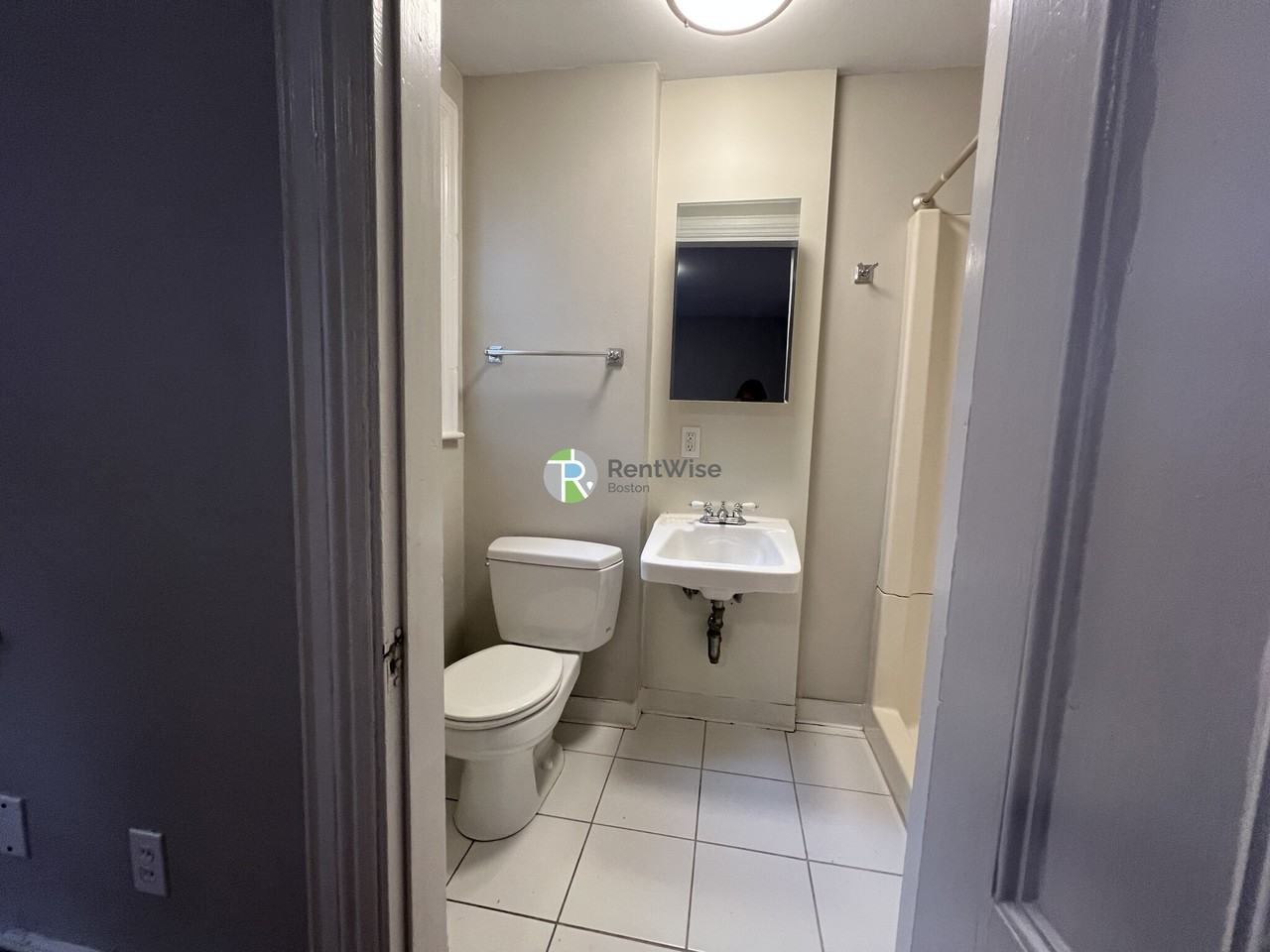 218 Banks St #8 - Photo 6 of 13