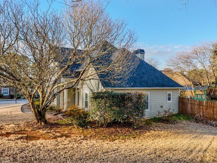 3890 Cherry Ridge Walk - Photo 3 of 33