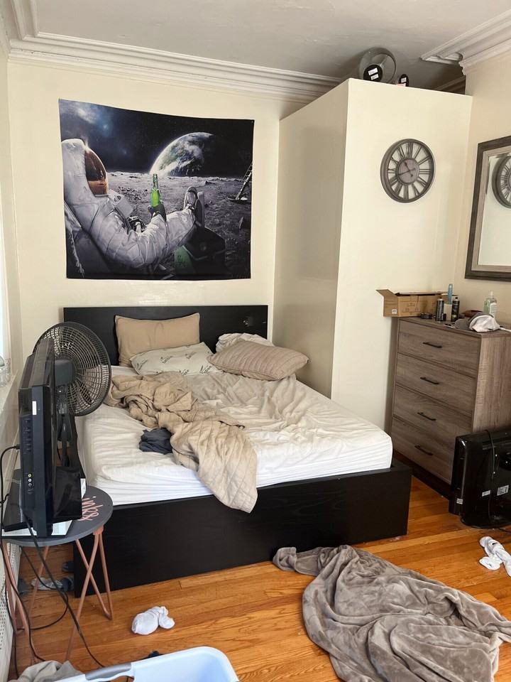 53 W 7th St #2 - Photo 4 of 6