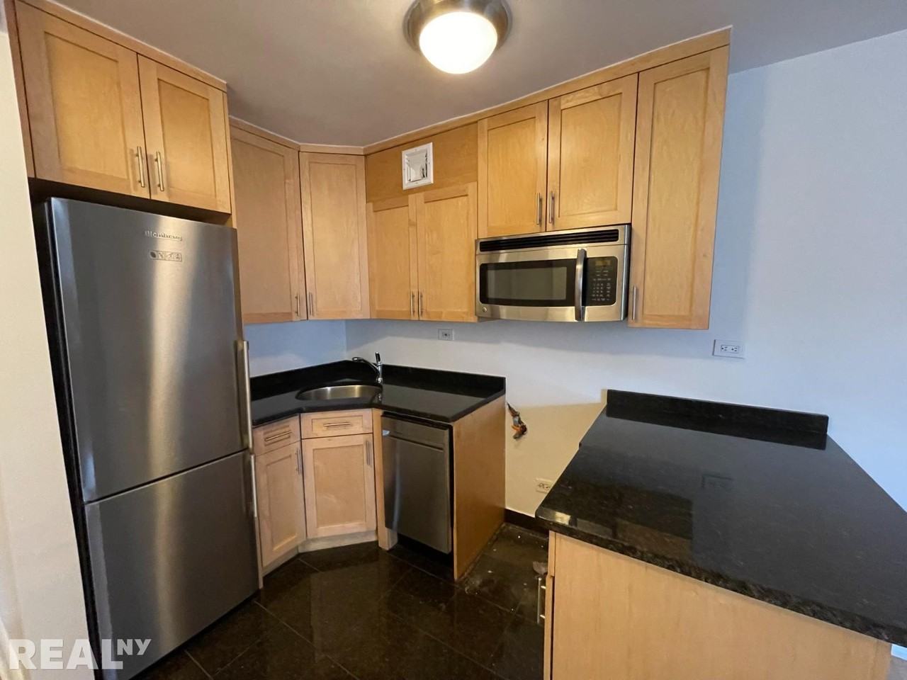 435 E 79th St #12M - Photo 2 of 12