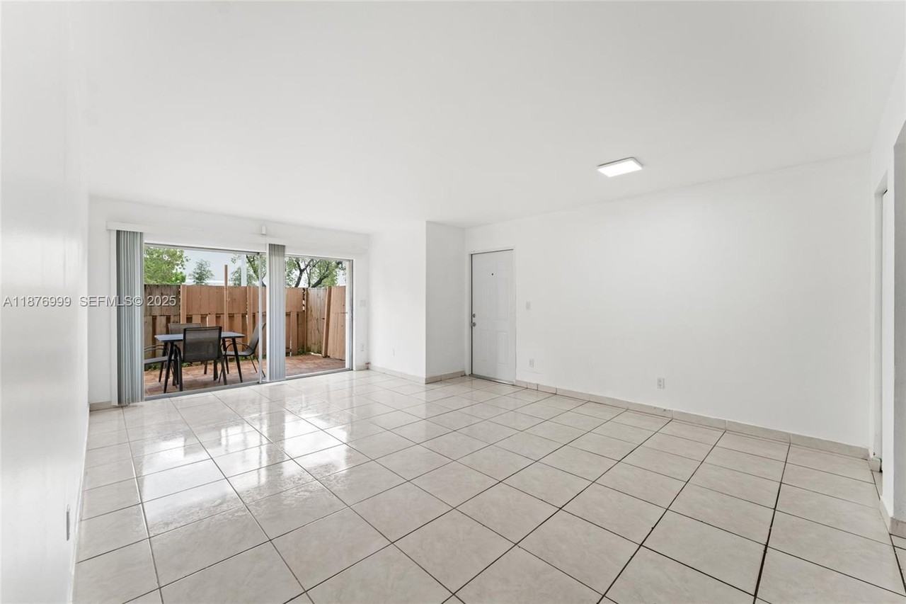 4300 Northwest 79th Avenue ##1E