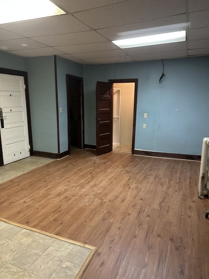 340 Main St #14 - Photo 3 of 4