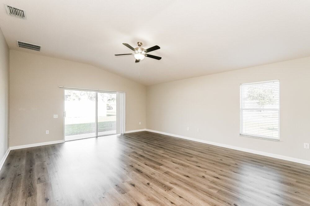 30441 Annadale Dr - Photo 3 of 16