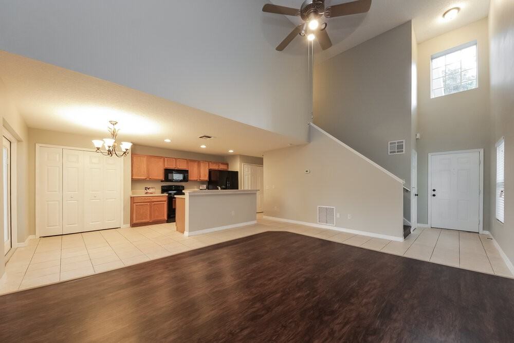 1738 Sherbourne St - Photo 4 of 15