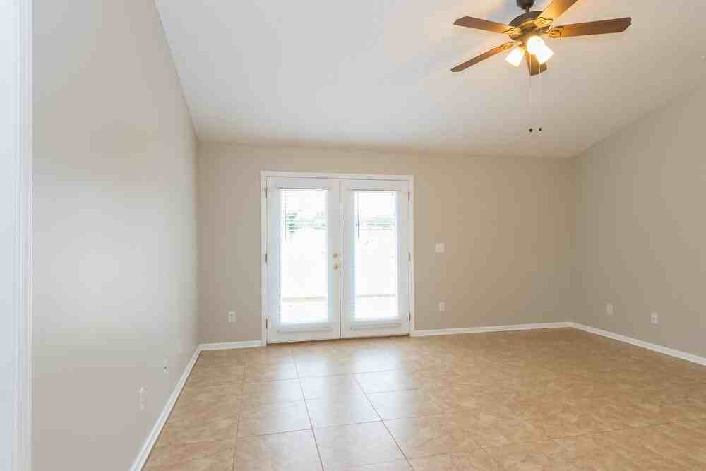 1812 Northglen Cir - Photo 3 of 16