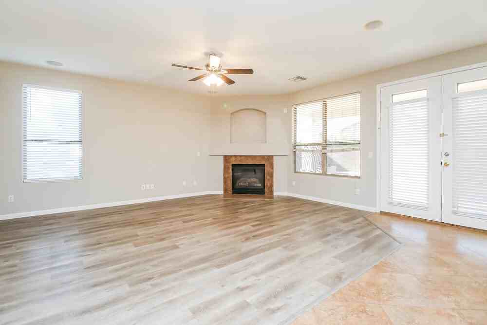 5480 S Scott Pl - Photo 5 of 17