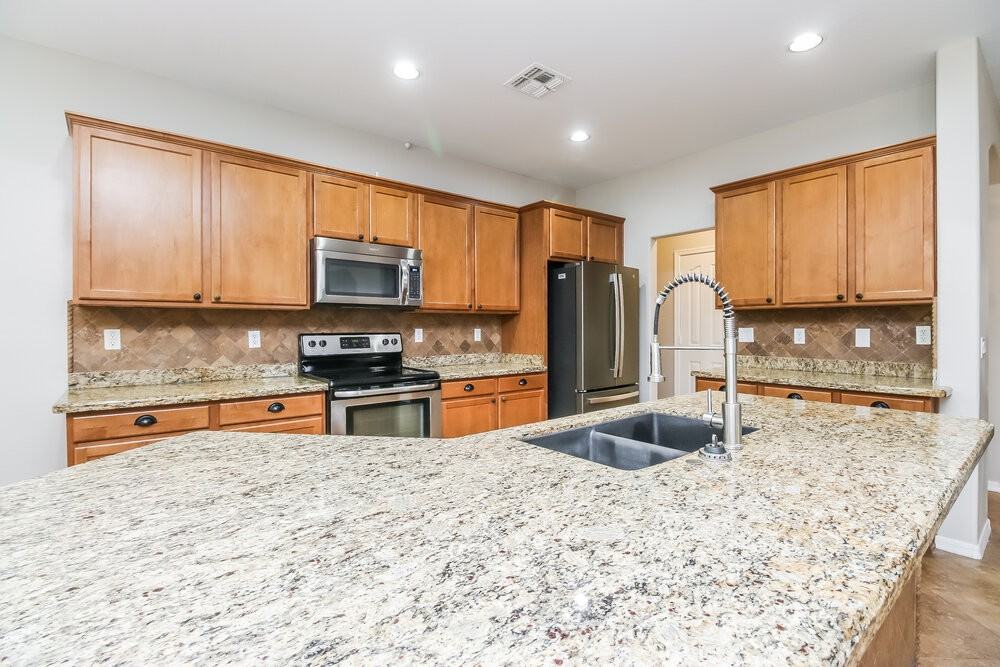 5480 S Scott Pl - Photo 7 of 17