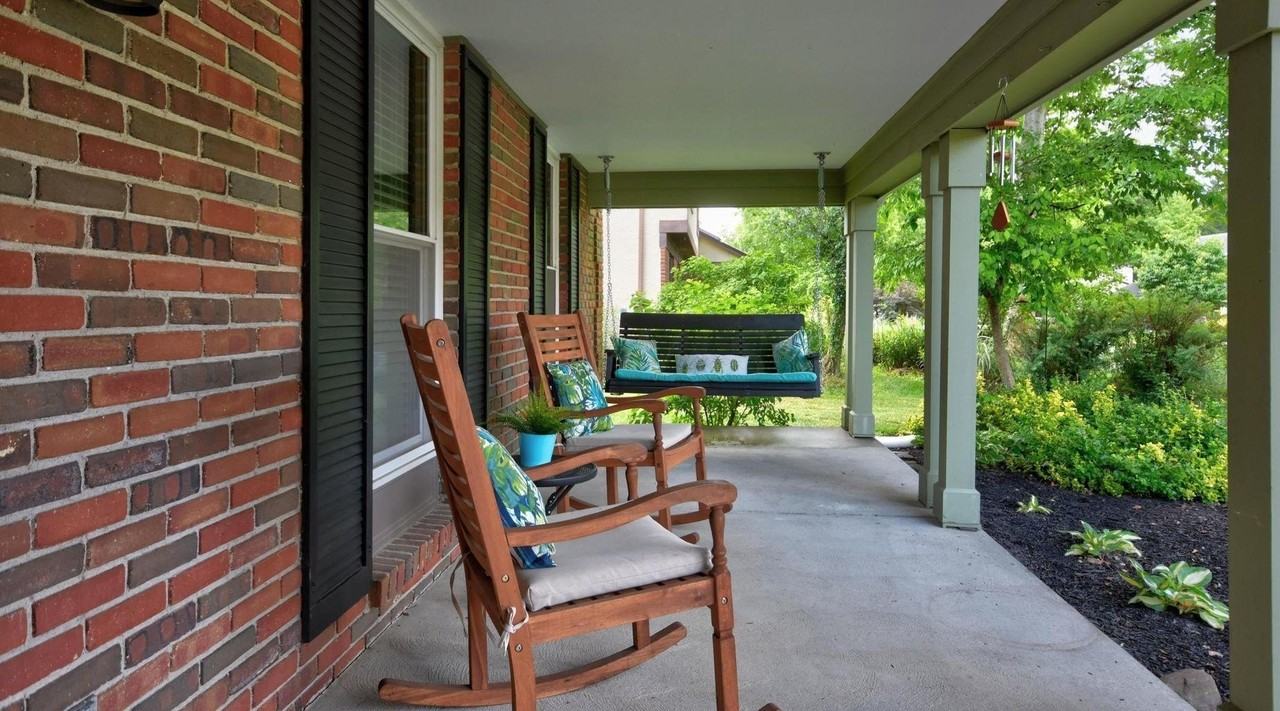 303 Greenglade Ave - Photo 3 of 39