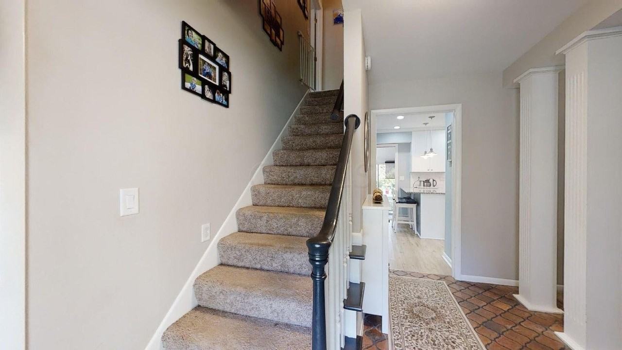 303 Greenglade Ave - Photo 6 of 39