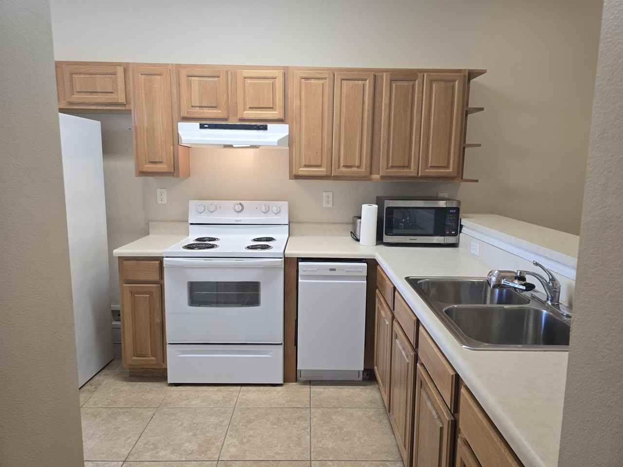 204 Ann Cir Unit B #B - Photo 2 of 22