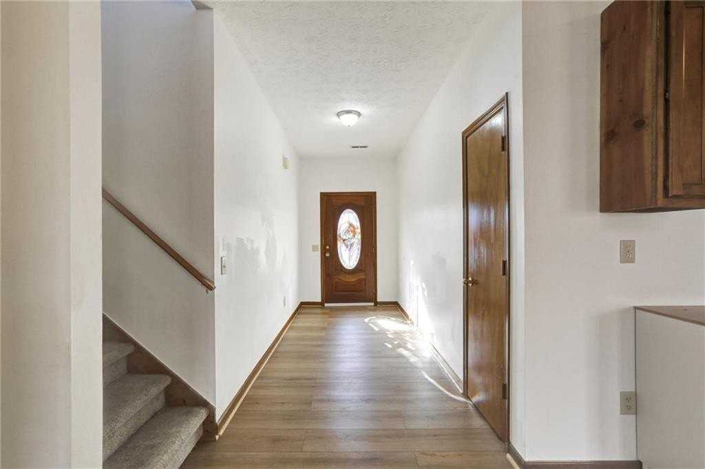 487 Ravinia Way - Photo 4 of 45