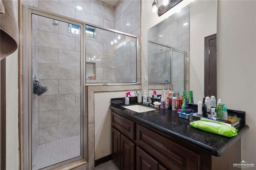 1339 Carlos Dr - Photo 2 of 12