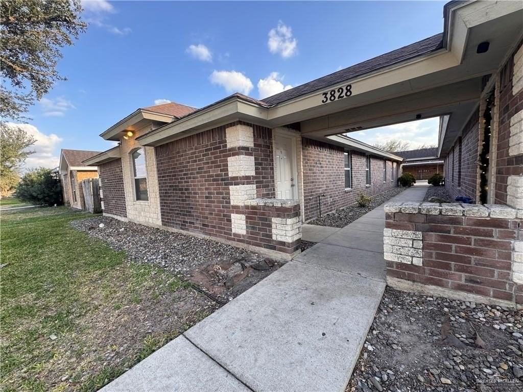 3828 W Sarah Evans Apt 3 #3 - Photo 2 of 28