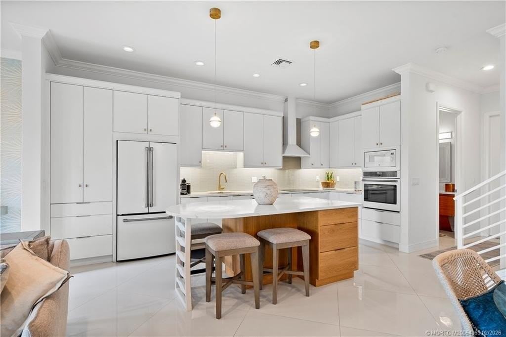 521 Sw Ocean Blvd - Photo 4 of 46