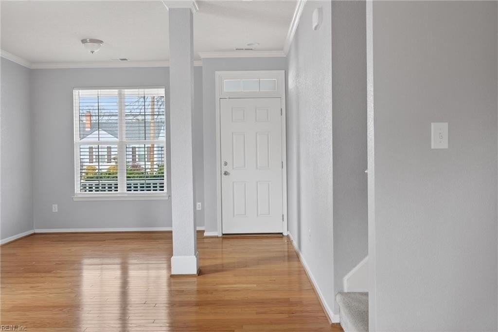 9404 Hickory St - Photo 4 of 32