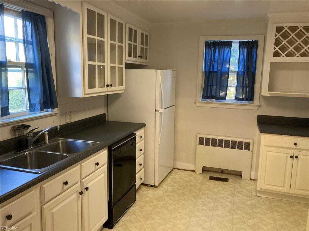 7711 Lambert Pl #1 - Photo 6 of 18